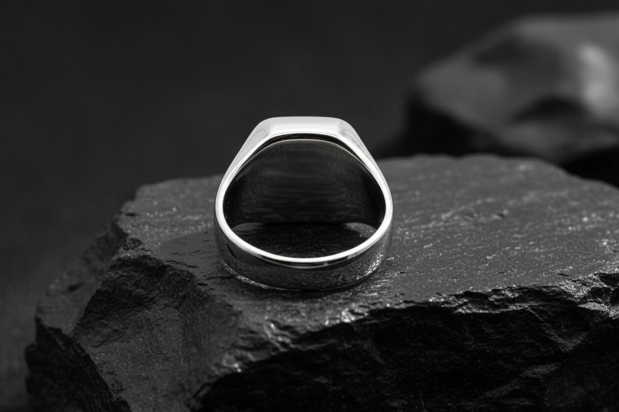 Classic Black Onyx Signet Ring – Luxury Men's Statement Ring ✨