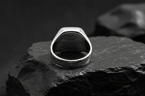 Classic Black Onyx Signet Ring – Luxury Men's Statement Ring ✨