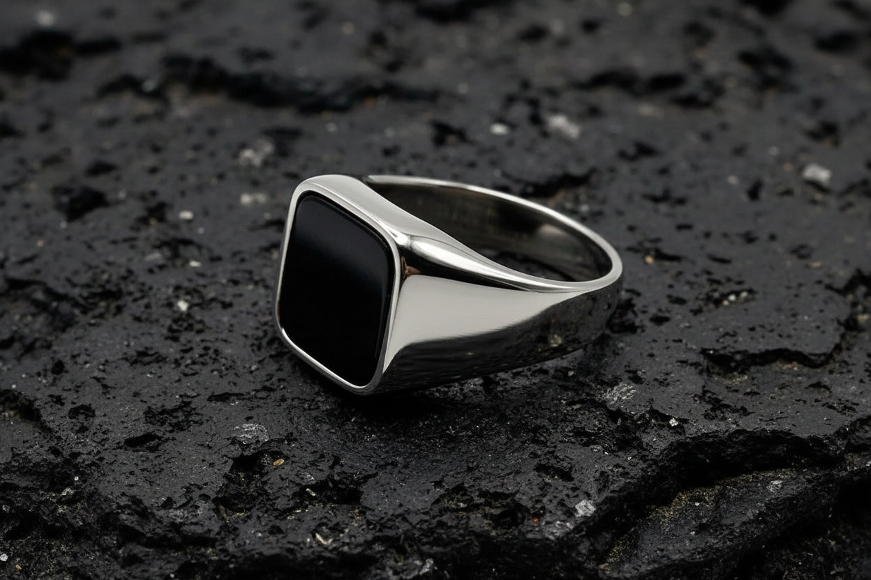 Classic Black Onyx Signet Ring – Luxury Men's Statement Ring ✨